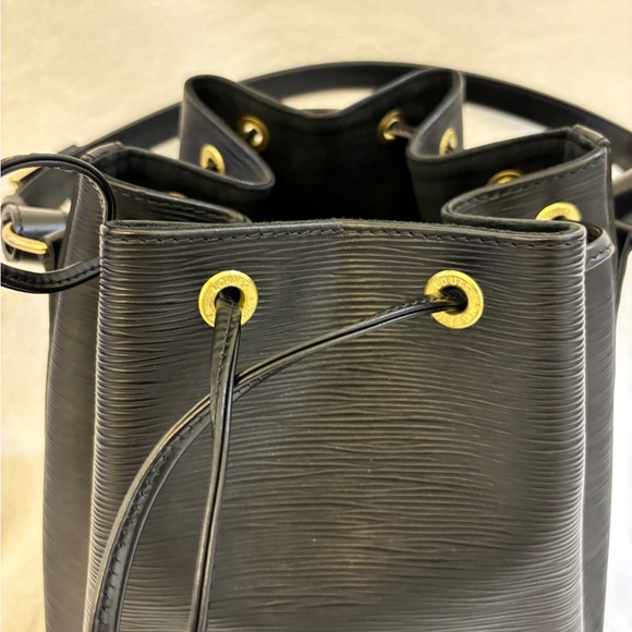 Authentic Louis Vuitton Epi Petit Noe in Black - Picture 10 of 15